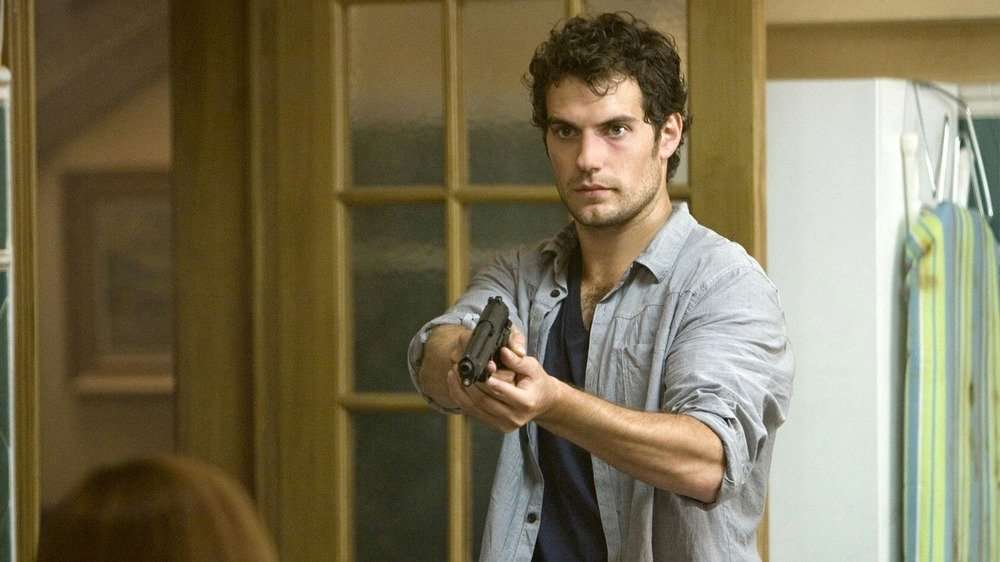 the-2012-action-thriller-the-cold-light-of-day-flopped-horribly-henry-cavill
